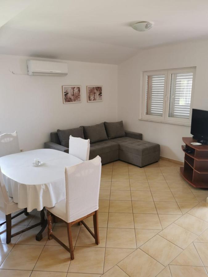 Apartment Milka *