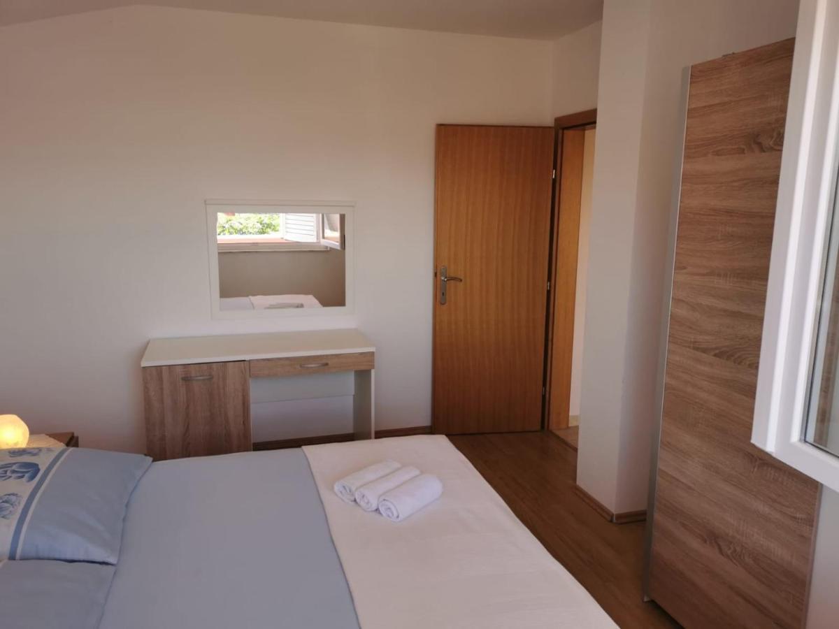Milka Apartment Vir